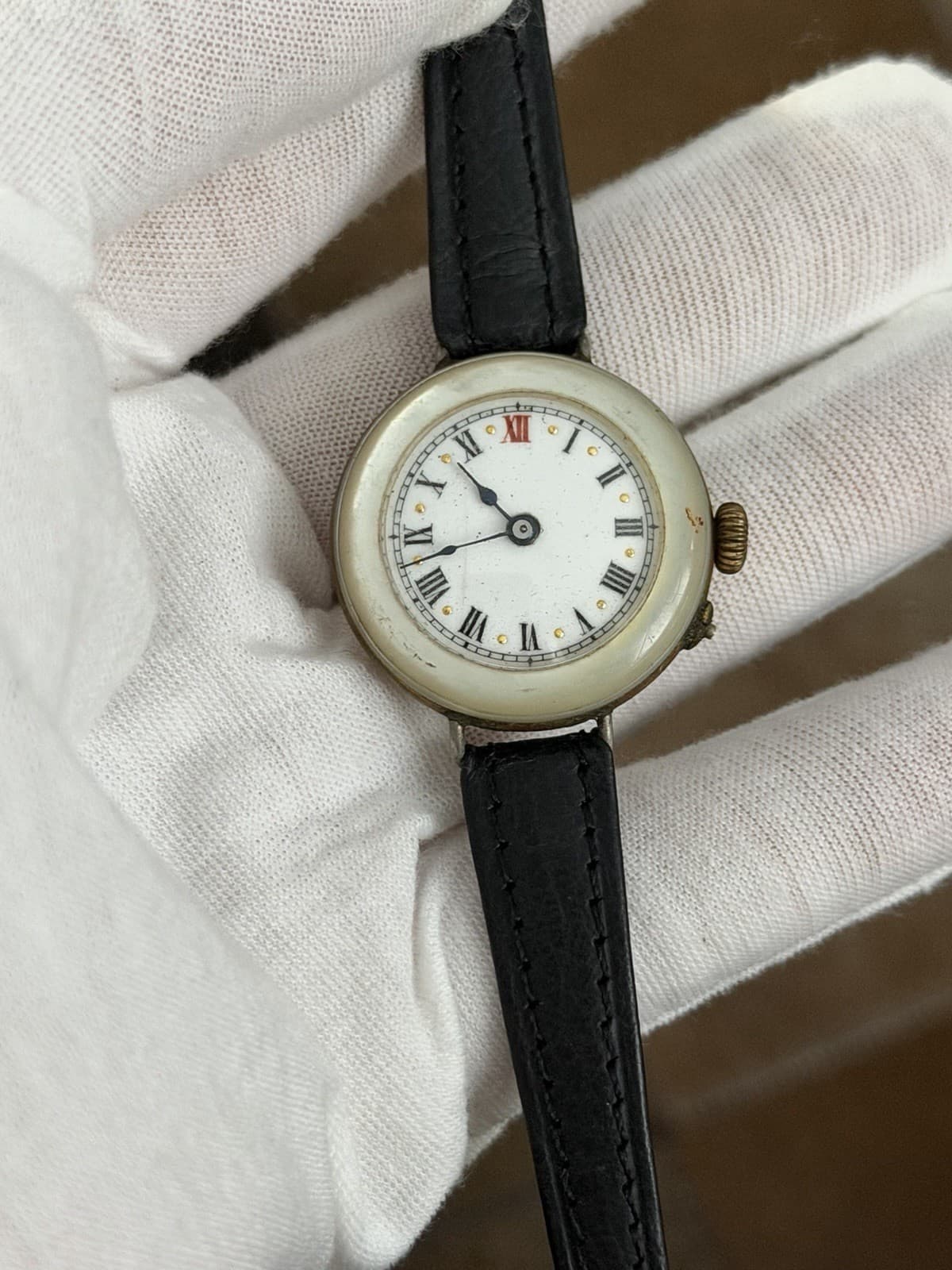 Vintage Mother Of Pearl Enamel Dial Art Deco Manual Unisex Watch 1920s