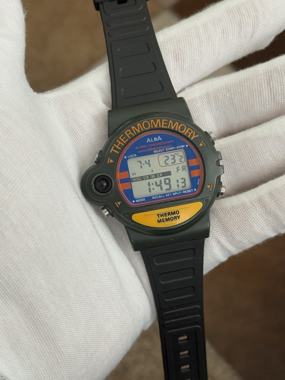 Rare Vintage Seiko Alba Thermomemory W700-4A00 Men’s Digital Sports Watch JDM