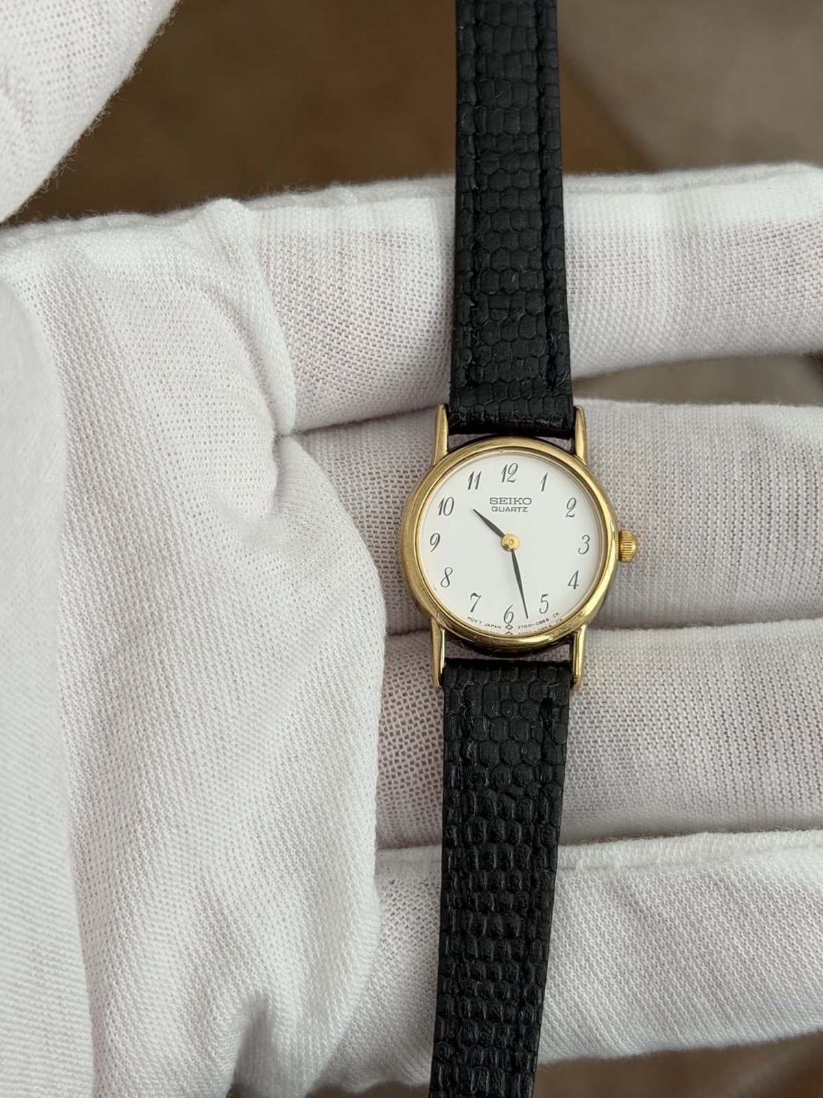 Rare Vintage Quartz 2Y00-0A10 Ladies Classic Dress Watch JDM 1980s